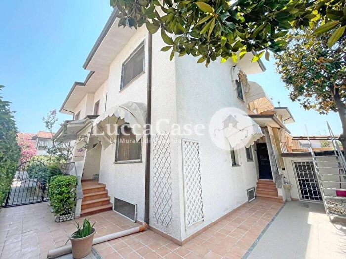Casa con 5 locali in vendita in Via Galileo Galilei, Torre del Lago, Viareggio