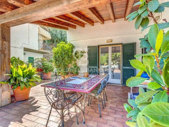 Appartamento trilocale in vendita in Via della Costa, Secchetto, Campo nell'Elba
