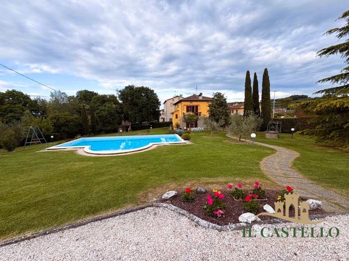 Casa con 6 locali in vendita in Vocabolo Maranzano, Città della Pieve