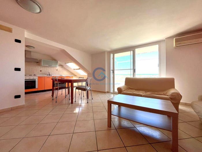 Casa quadrilocale in vendita in Viale Crotone, Catanzaro Lido, Catanzaro