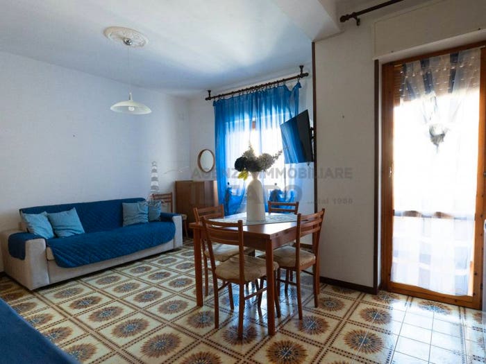 Appartamento quadrilocale in vendita in Via Cala Chiesa, La Maddalena