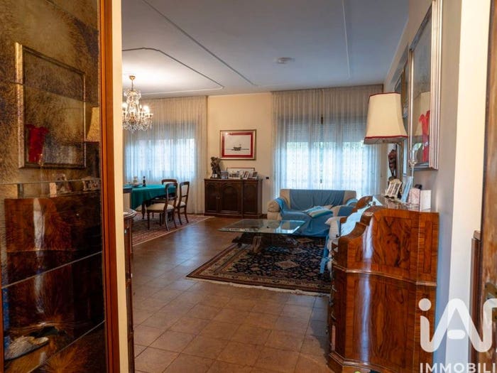 Casa con 5 locali in vendita in Via Tespi, Axa, Roma