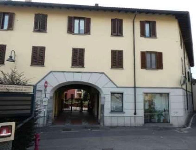 Appartamento bilocale in vendita in Piazza de Capitani, Monticello, Monticello Brianza