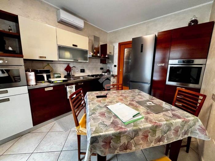 Appartamento quadrilocale in vendita in Via Guglielmino, Centro, Borgaro Torinese