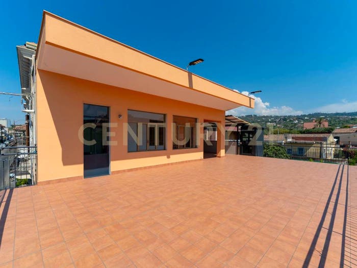 Casa con 6 locali in vendita in Via Quartiere Longo, Cannizzaro, Aci Castello