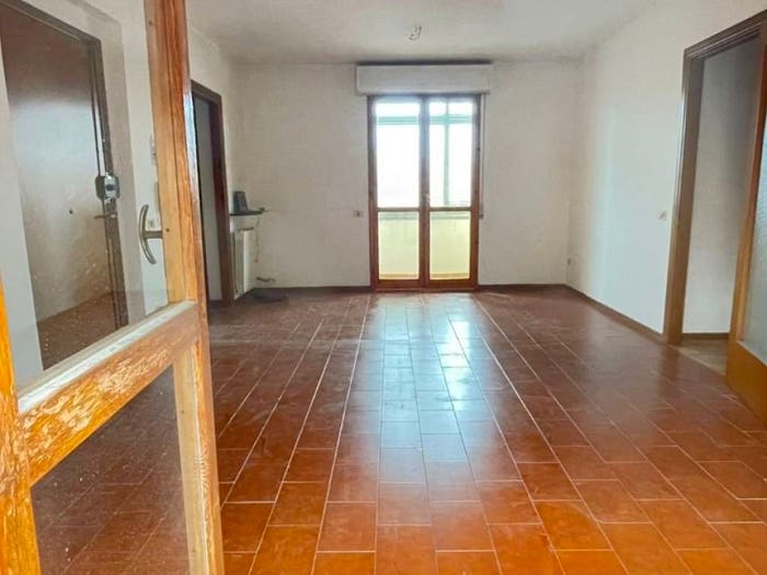 Appartamento quadrilocale in vendita in Via San Francesco d'Assisi, Semicentro, Cascina