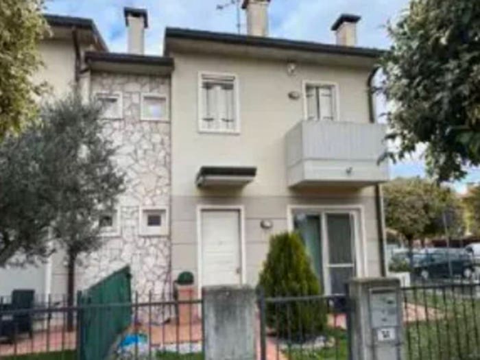 Casa con 5 locali in vendita in Via Gorizia, Centro, Lonigo