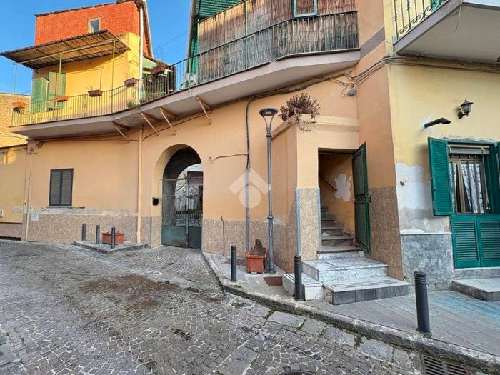 Casa con 5 locali in vendita in Traversa II Santa Giustina, Arzano