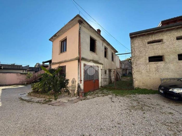 Casa con 5 locali in vendita in Via S Gallo, Centro, Farra di Soligo