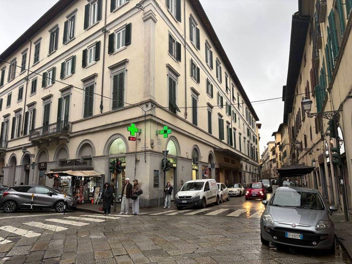 Appartamento con 6 locali in vendita in Via Giuseppe Verdi, Santa Croce, Firenze