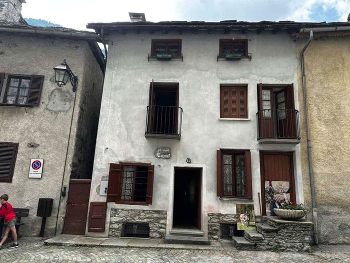 Casa con 6 locali in vendita in Via Guglielmo Marconi, Rassa