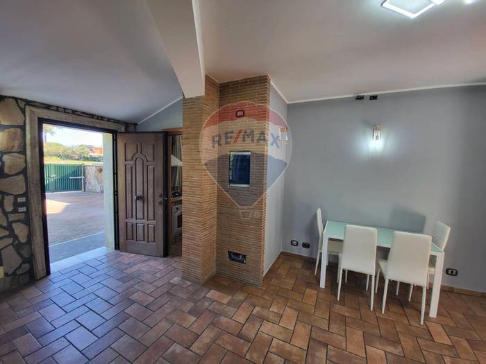 Appartamento trilocale in vendita in VIA DEGLI ANEMONI, Villaggio Giornalisti Poggio, Anzio