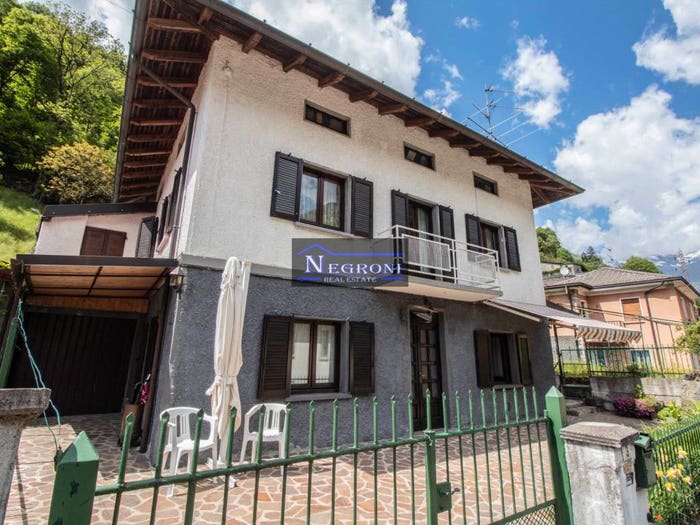 Casa quadrilocale in vendita in Via Cornella, Centro, Gandellino