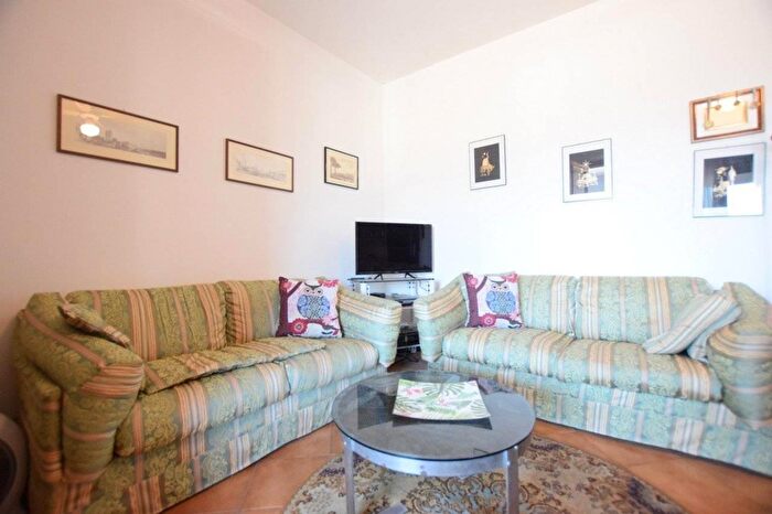 Appartamento con 5 locali in vendita in Via Nini Bixio, Viareggio