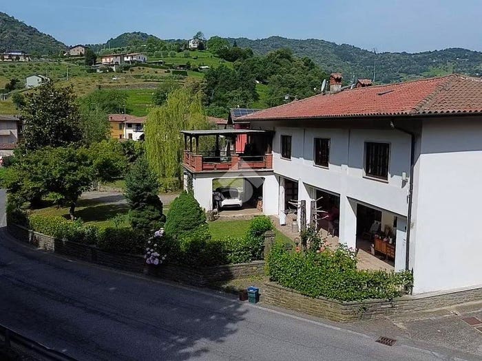 Casa con 6 locali in vendita in Via S Michele, Chiesa, Foresto Sparso