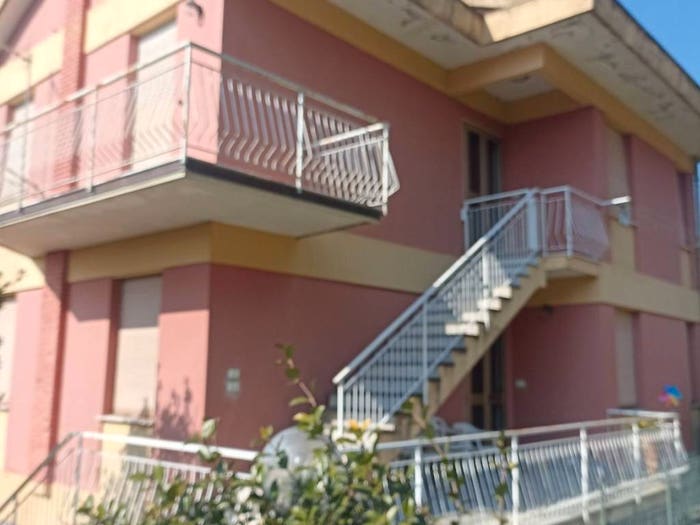 Casa con 6 locali in vendita in Località Corsiglia, Corsiglia, Neirone