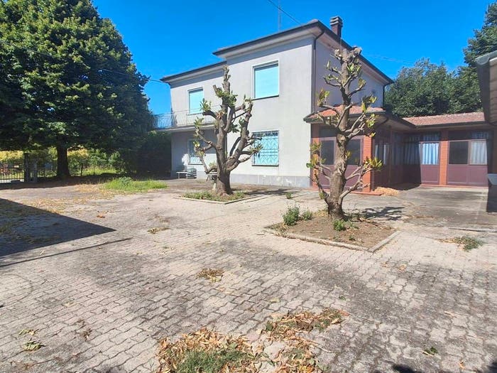 Casa con 6 locali in vendita in Via Vecchia Traversara, Bagnacavallo