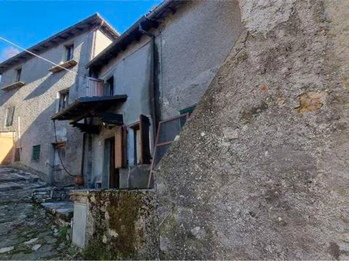 Casa quadrilocale in vendita in Via Pierdiscini No Number, Careggine