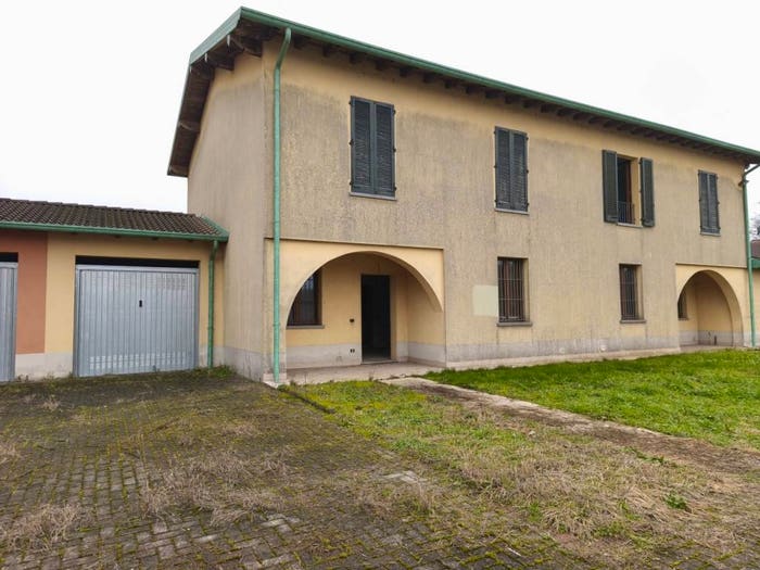 Casa quadrilocale in vendita in Via Trieste, Casalbuttano, Casalbuttano ed Uniti