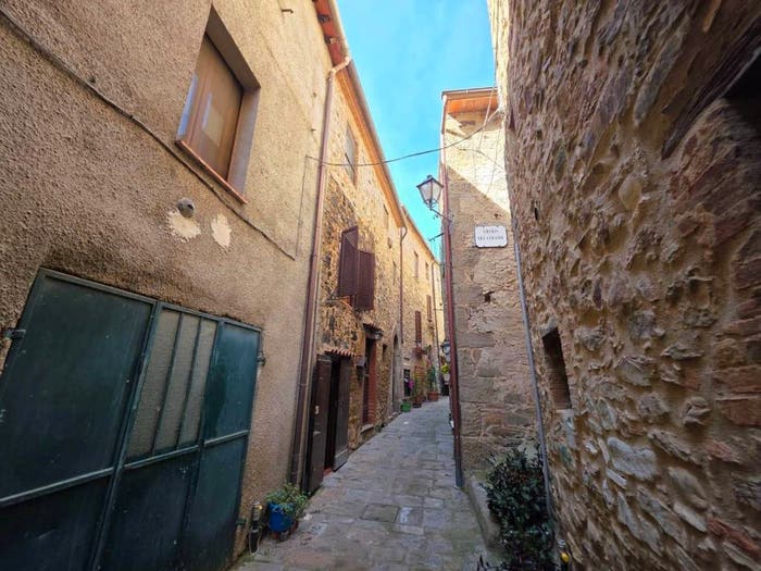 Casa bilocale in vendita in Via dei Chiassi, Centro, Seggiano