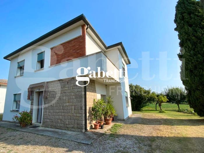 Casa con 6 locali in vendita in Via Cavour, Centro, Bagnoli di Sopra