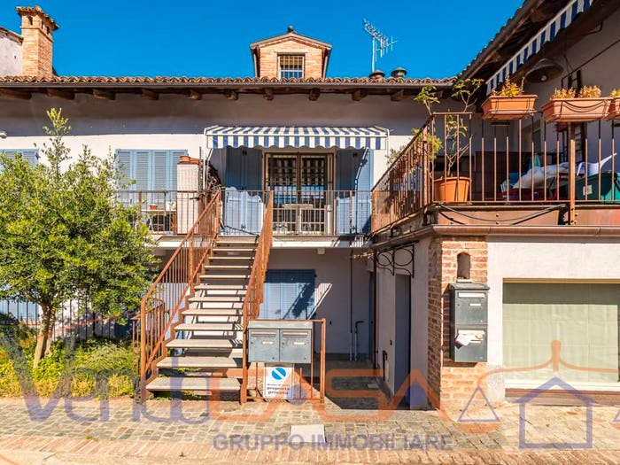 Appartamento monolocale in vendita in Via Fontane, Centro, La Morra