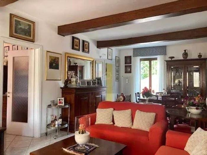 Appartamento con 6 locali in vendita in Via Rosselli Carlo e nello Fratelli, San Biagio Thes, Biella
