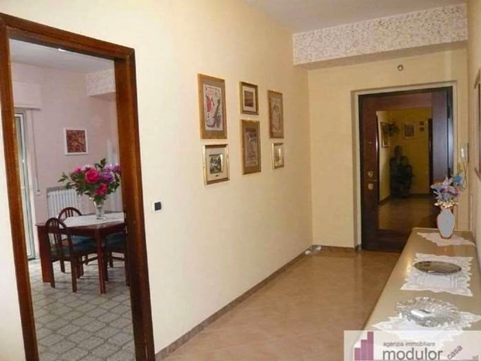 Appartamento con 5 locali in vendita in Via San Brunone di Colonia, Stadio Pontepiccolo, Catanzaro