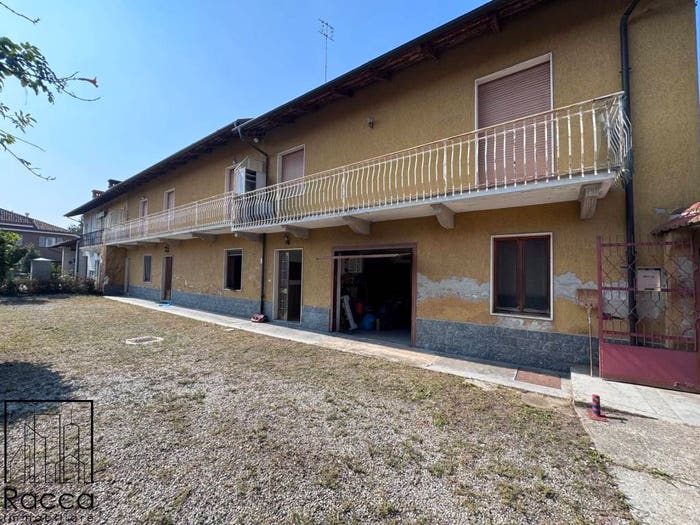 Casa quadrilocale in vendita in Via Macallè, Centro, Fossano