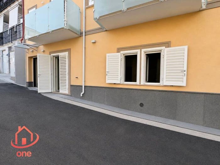 Appartamento trilocale in vendita in Via Andrea Ippolito, Santa Maria, Castellabate