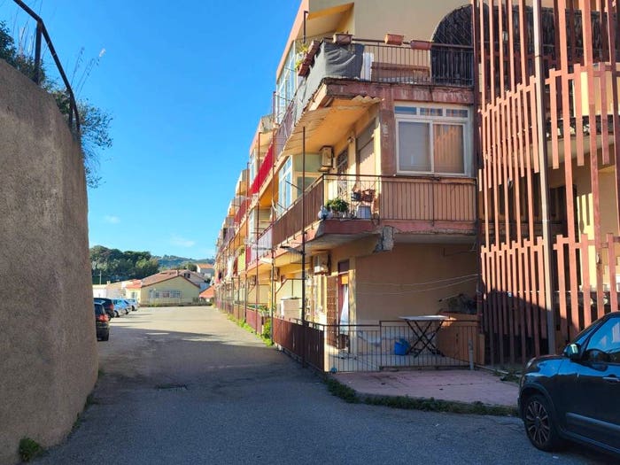 Appartamento trilocale in vendita in Strada Privata Campus, Faro Superiore Sperone, Messina