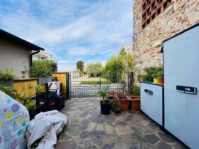 Casa bilocale in vendita in Viale Giacomo Puccini, Sant'Anna, Lucca