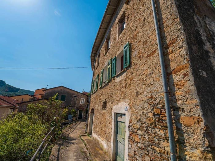Casa con 5 locali in vendita in Moltedo Montegrazie, Imperia
