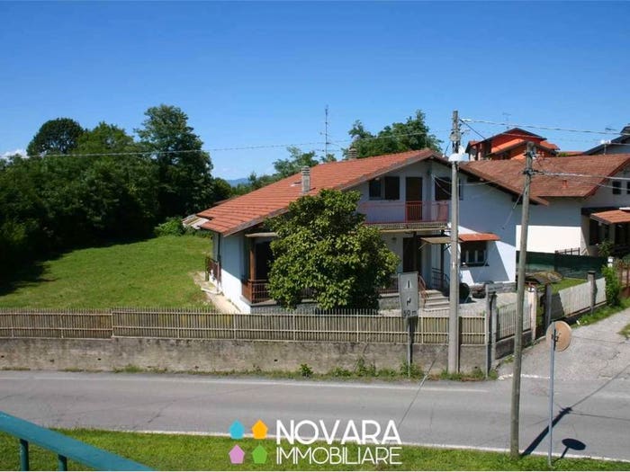 Casa con 6 locali in vendita in Centro, Borgo Ticino
