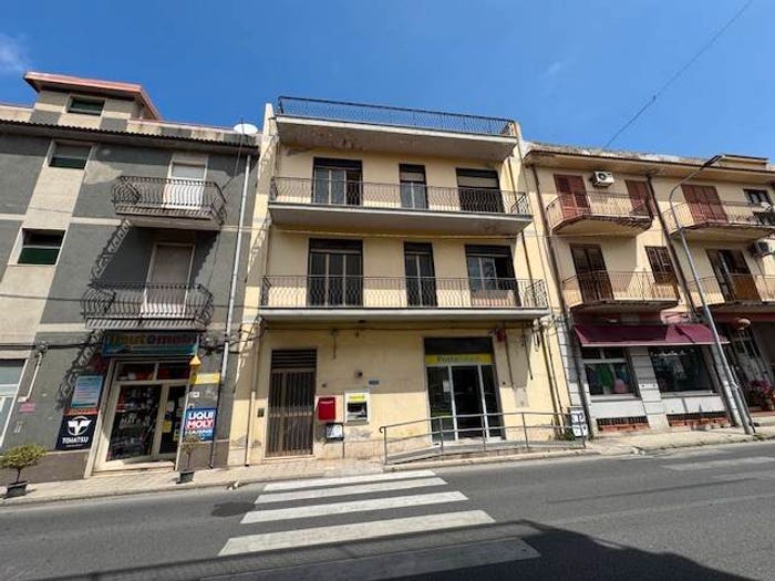 Appartamento trilocale in vendita in Via Nazionale, Centro, Falcone