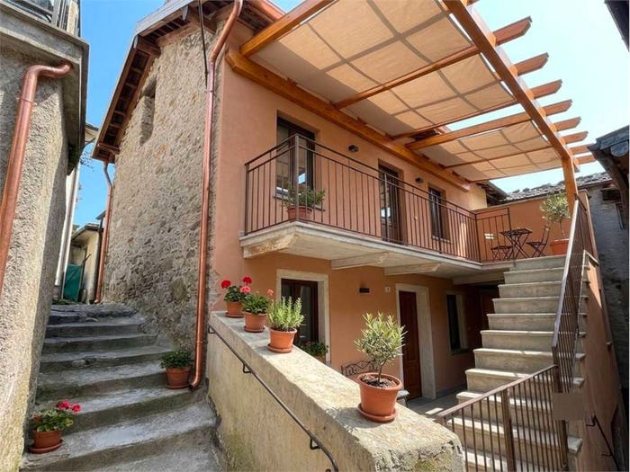 Casa trilocale in vendita in piazza vittorio emanuele, Ungiasca, Cossogno