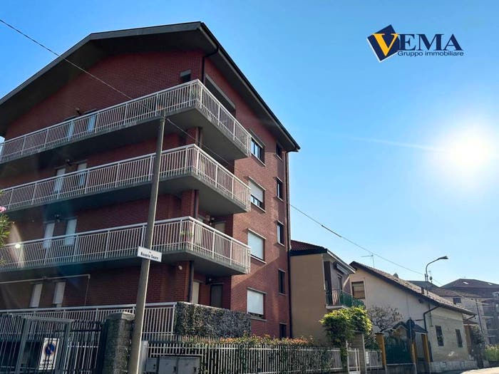 Appartamento con 6 locali in vendita in Via Nazario Sauro, Centro, Grugliasco