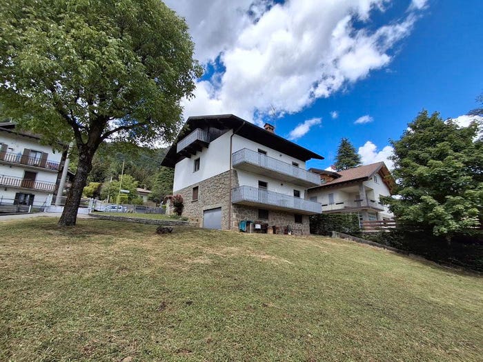 Casa con 6 locali in vendita in Via Bortolo Belotti, Centro, Castione della Presolana