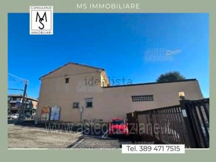 Appartamento con 5 locali in vendita in Via Cavour, Centro, Castronno