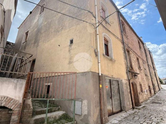 Casa trilocale in vendita in Via Gabriele Pepe, Busso