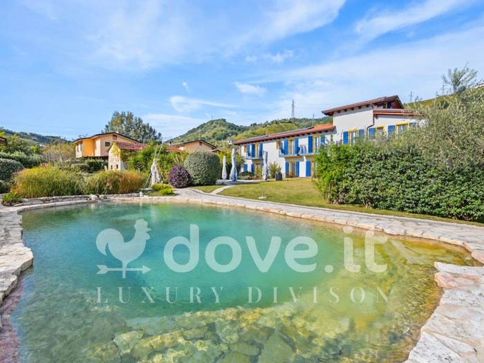 Casa con 6 locali in vendita in Via San Lorenzo, Romagnano, Massa