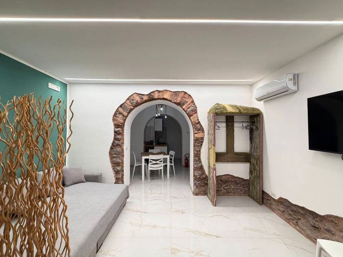 Appartamento trilocale in vendita in Via Ughetti, Villa Bellini Santa Maria di Gesù, Catania