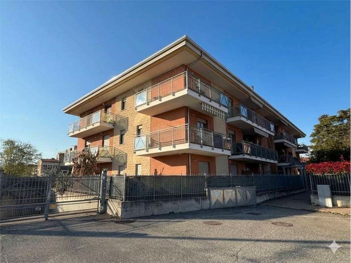Appartamento trilocale in vendita in via Devesi, Centro, Nole