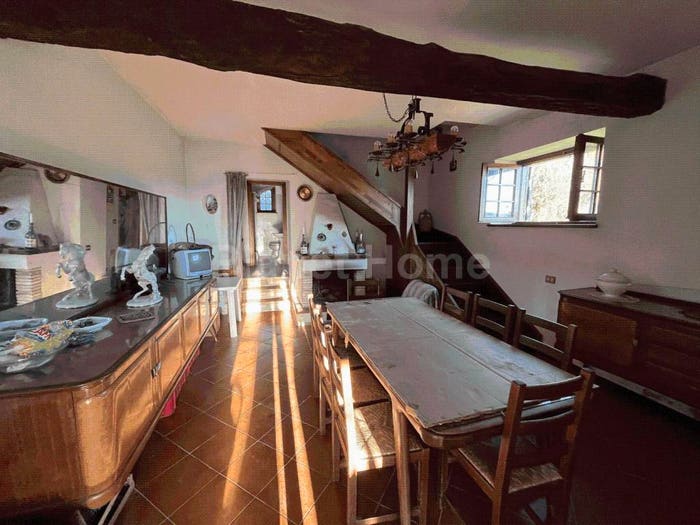 Casa con 5 locali in vendita in Amelia