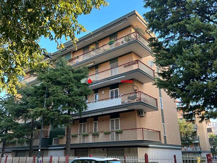 Appartamento con 5 locali in vendita in Via Michele Menichella, Foggia