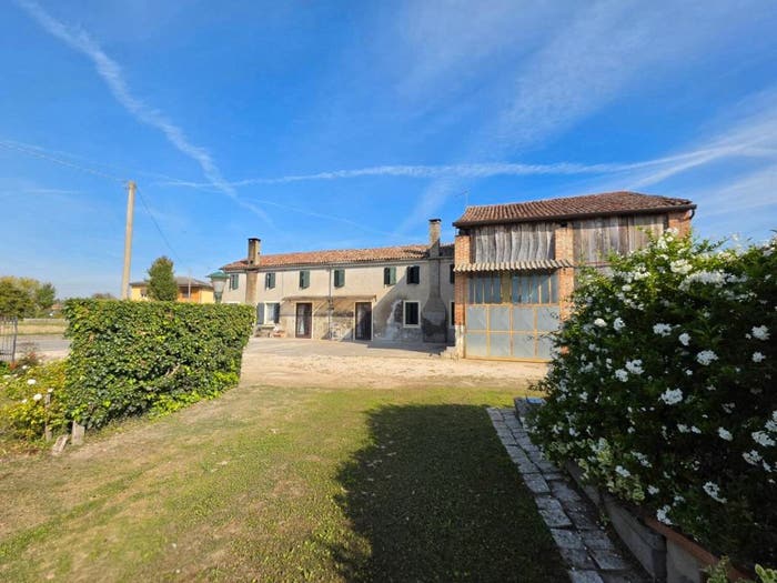 Casa con 5 locali in vendita in VIA BOSCO BASSO, Centro, Megliadino San Vitale