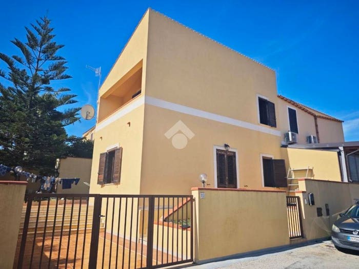 Casa trilocale in vendita in Via Livorno, Custonaci
