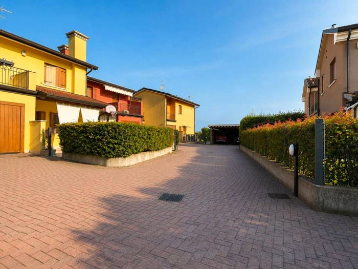 Casa con 5 locali in vendita in Via Don Ottorino Zanon, Frazioni di Camisano Vicentino, Camisano Vicentino