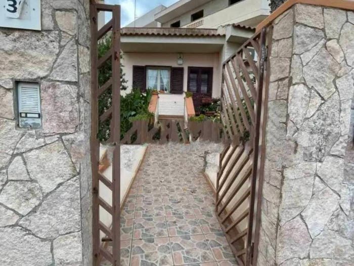 Casa con 6 locali in vendita in Via Michelangelo Buonarroti, PresicceAcquarica