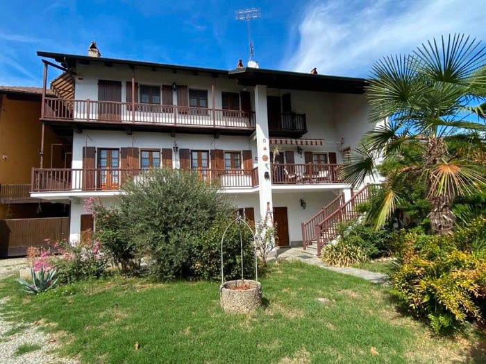 Casa con 6 locali in vendita in Piazza Europa, Candia Canavese